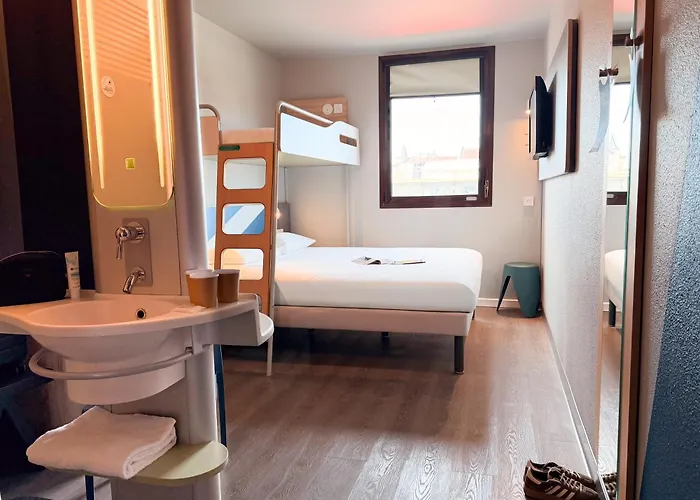 Ibis Budget Nimes Centre Gare photo